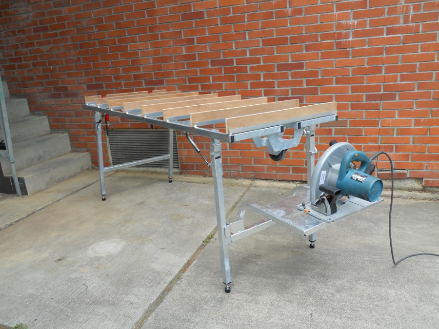 TABLE DE SCIAGE ERGONOMIQUE